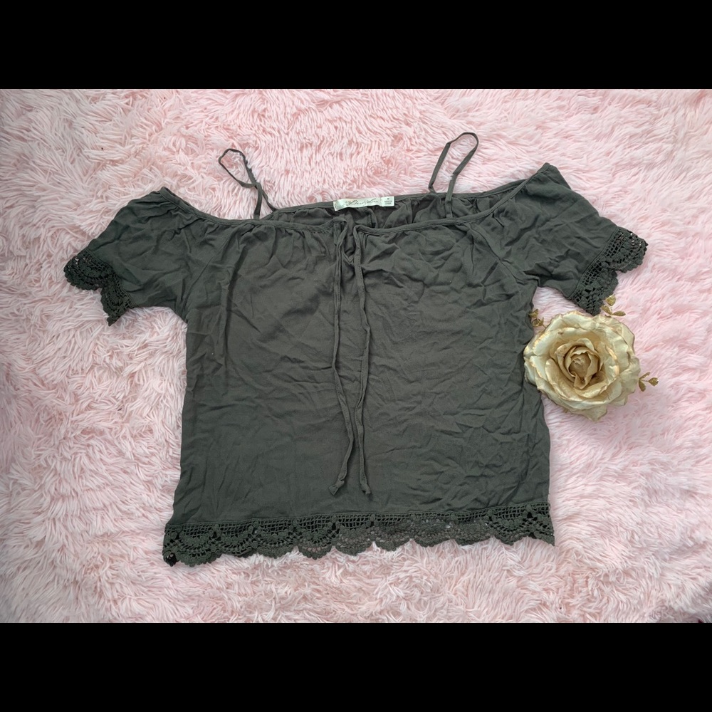 Cold shoulder tank top